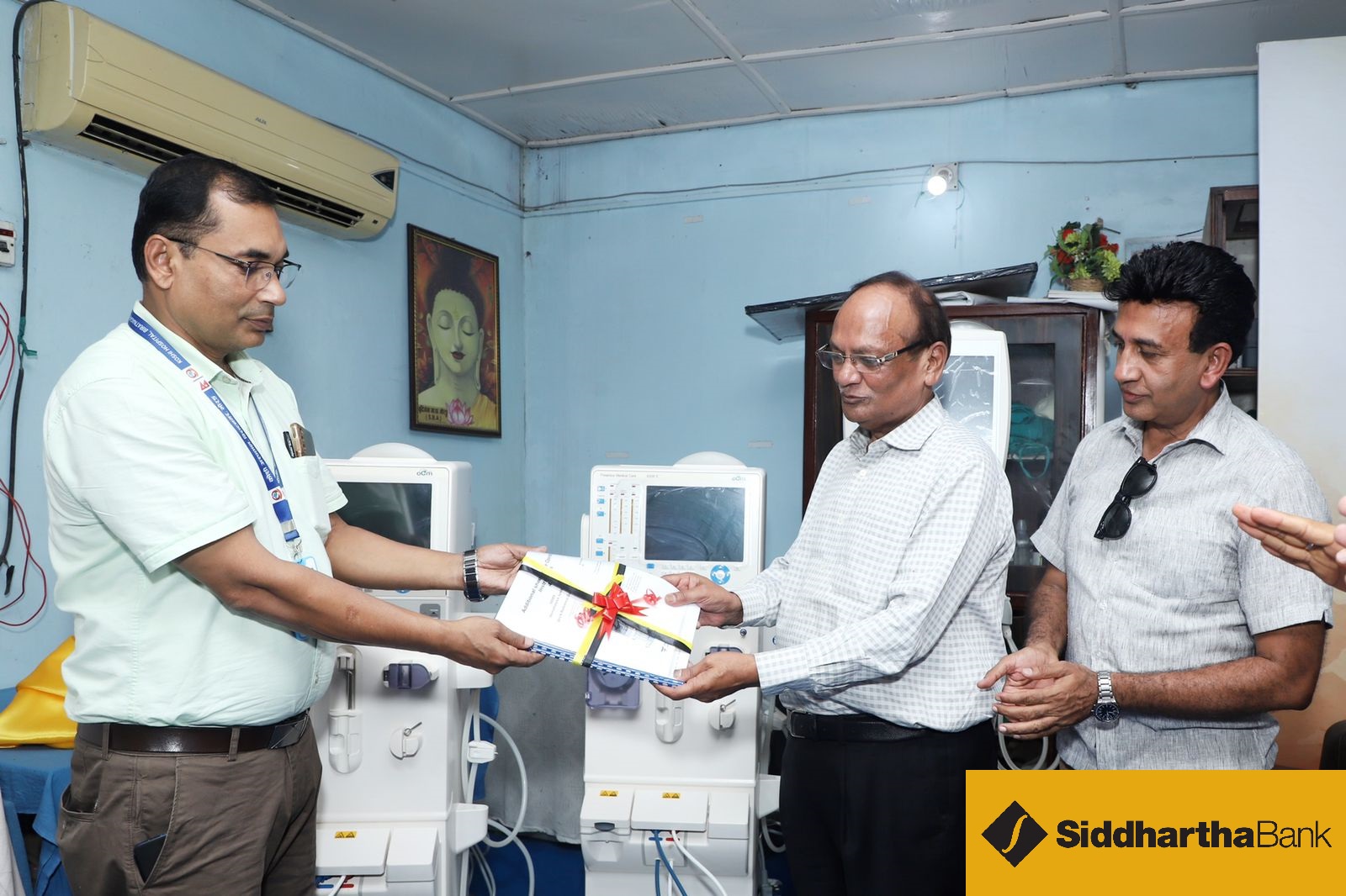 सिद्धार्थ बैंकले कोशी अस्पताललाई ३ थान हेमोडायलाइसीस मेसिन दियो, मृगौला रोगीलाई उपयोगी