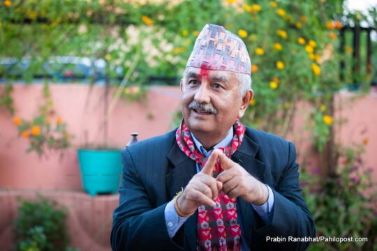 सुरेन्द्र पाण्डेको विश्व पौडेललाई कटाक्ष: योजना आयोगले बजेट हाल्दैन भन्ने समेत थाहा रहेनछ
