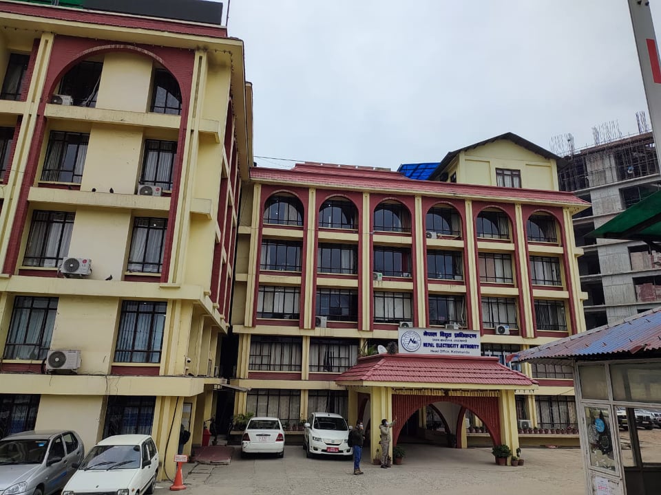 काठमाडौं र ललितपुरका विभिन्न स्थानमा आज साढे आठ घण्टासम्म विद्युत् आपूर्ति बन्द हुने
