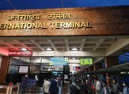 त्रिभुवन अन्तर्राष्ट्रिय विमानस्थलमा एक जना यात्रुलाई पुर्‍याउन ३ जना भन्दा बढी जान नपाइने