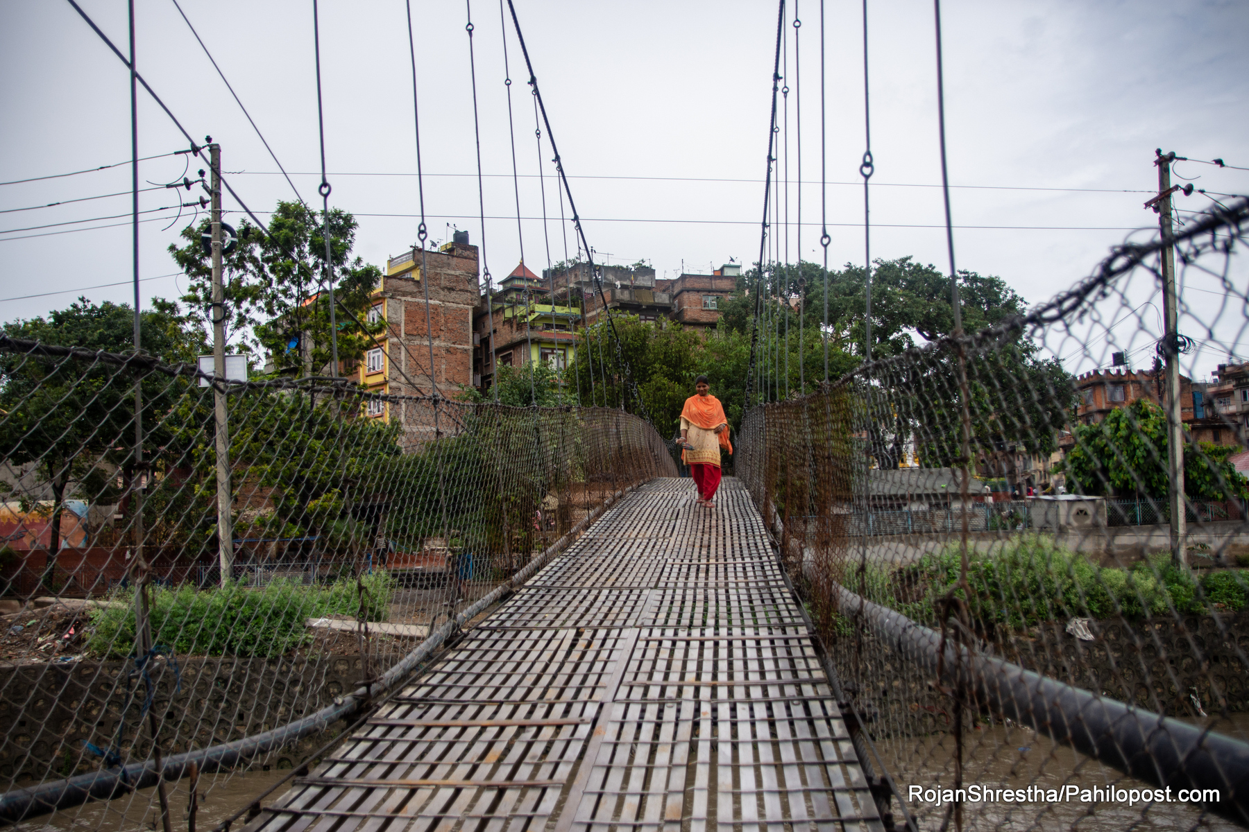 खुदी खोलामा दुई झोलुङ्गे पुल निर्माण तयारी, एक घण्टाको बाटो १० मिनेटमै पार