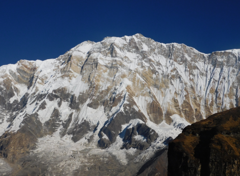सुरु भयो अन्नपूर्ण हिमालको आरोहण : चुचुरोमा पुग्न थाले आरोही, २७ जनालाई अनुमति