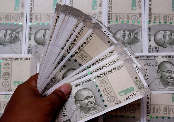 सीमावर्ती भारतकै व्यापारीले लिन छाडे भारतीय रुपैयाँ, नेपाली मुद्रामा मात्रै कारोबार सीमावर्ती भारतकै व्यापारीले लिन छाडे भारतीय रुपैयाँ, नेपाली मुद्रामा मात्रै कारोबार