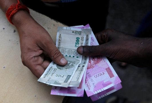 दक्षिण सीमावर्ती बजारमा एकाएक घट्यो भारुको मूल्य, हुन्डीबाट भइरहेको छ कारोबार
