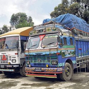 सर्वोच्च अदालतको फैसला ट्रक व्यवसायीको पक्षमा, रुट इजाजतमा दोहोरो व्यवस्था बदर