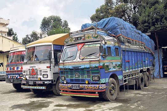सर्वोच्च अदालतको फैसला ट्रक व्यवसायीको पक्षमा, रुट इजाजतमा दोहोरो व्यवस्था बदर