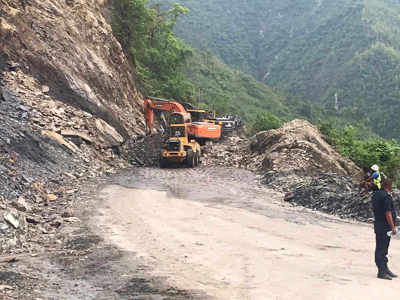 मदन भण्डारी राजमार्गको बड्डिचौर-गुटु-कर्णाली खण्डमा लाग्यो ठेक्का, लागत १ अर्ब ३६ करोड
