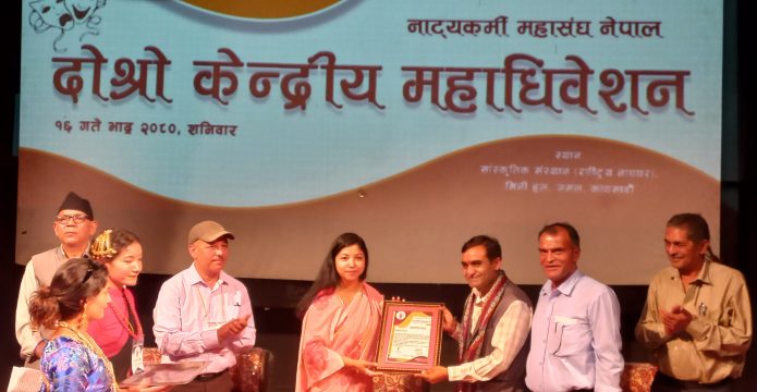 रंगमञ्च समाजिक रुपान्तरण र राजनीतिक क्रान्तिको आधार : सुनिता डंगोल