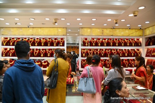 नेपाली बजारमा सुनको मूल्य स्थिर, चाँदीको भाउ प्रति तोला २५ रुपैयाँ घट्यो