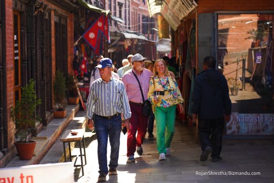 गर्मी लागेसँगै भरिभराउ पर्यटकीय गन्तव्य, आफ्नै सवारी लिएर नेपाल आउँछन् भारतीय र चिनियाँ