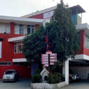 बाढीपहिरोको जोखिम बढेपछि काठमाडौं प्रशासनले यात्रु र चालकलाई गरायो सचेत