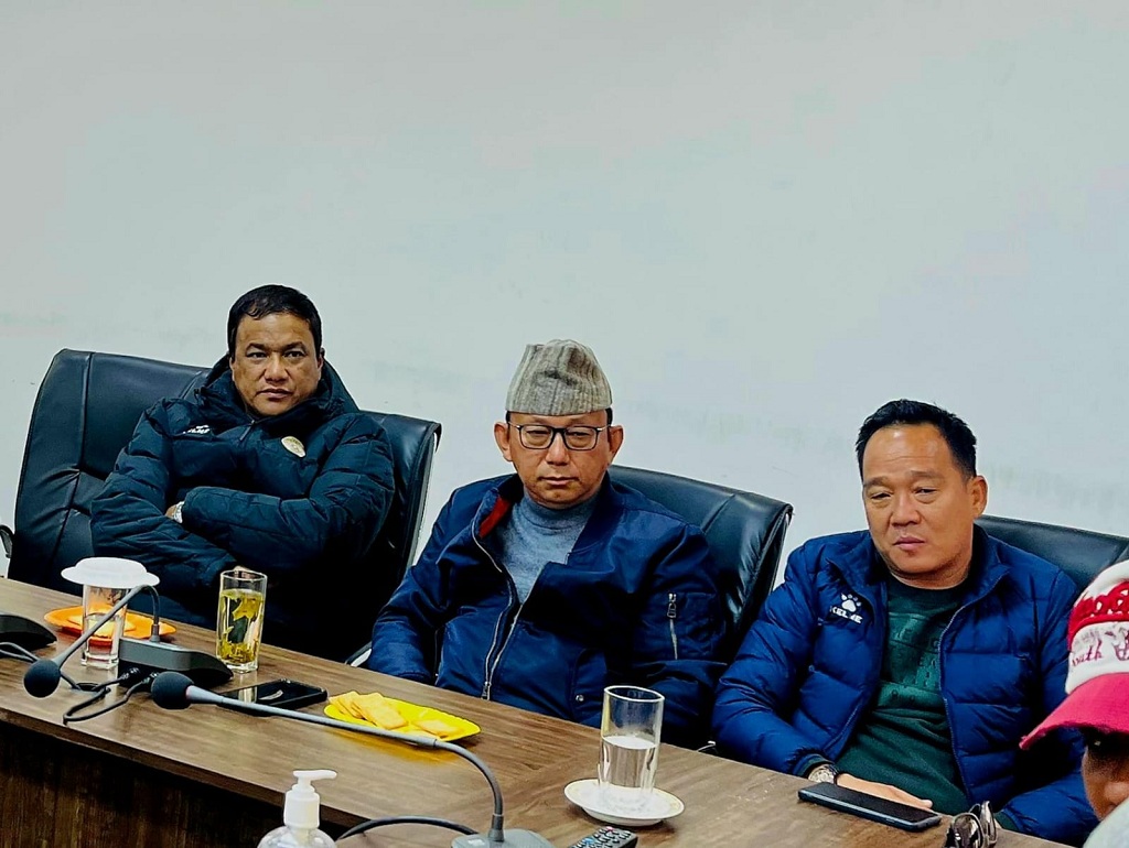 एन्फामा लफडैलफडा : कानुन मिचेरै भए पनि चुनाव गर्ने हठ, प्रतिबन्धको जोखिम!