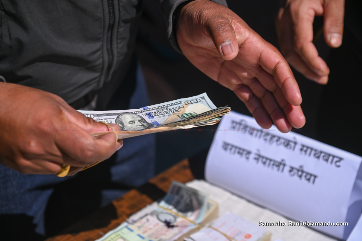 नक्कली डलर नोटका ‘मनी एक्सचेन्जर’ रामबहादुर, जसले परिवारदेखि जिल्लाभर नै फैलाए कारोबार