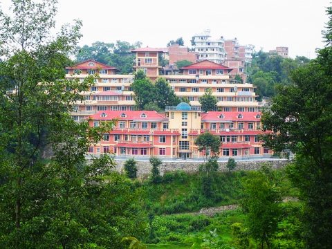 ‘नेपालकै कम प्रदूषण हुने सहर’ धुलिखेलका बासिन्दामा स्वास्थ्य बीमाप्रति बढ्दो आकर्षण