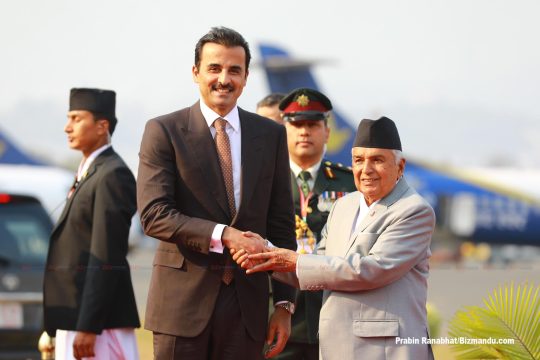 २ दिने भ्रमणका लागि कतारका अमिर थानी काठमाडौंमा, राष्ट्रपति पौडेलले गरे स्वागत