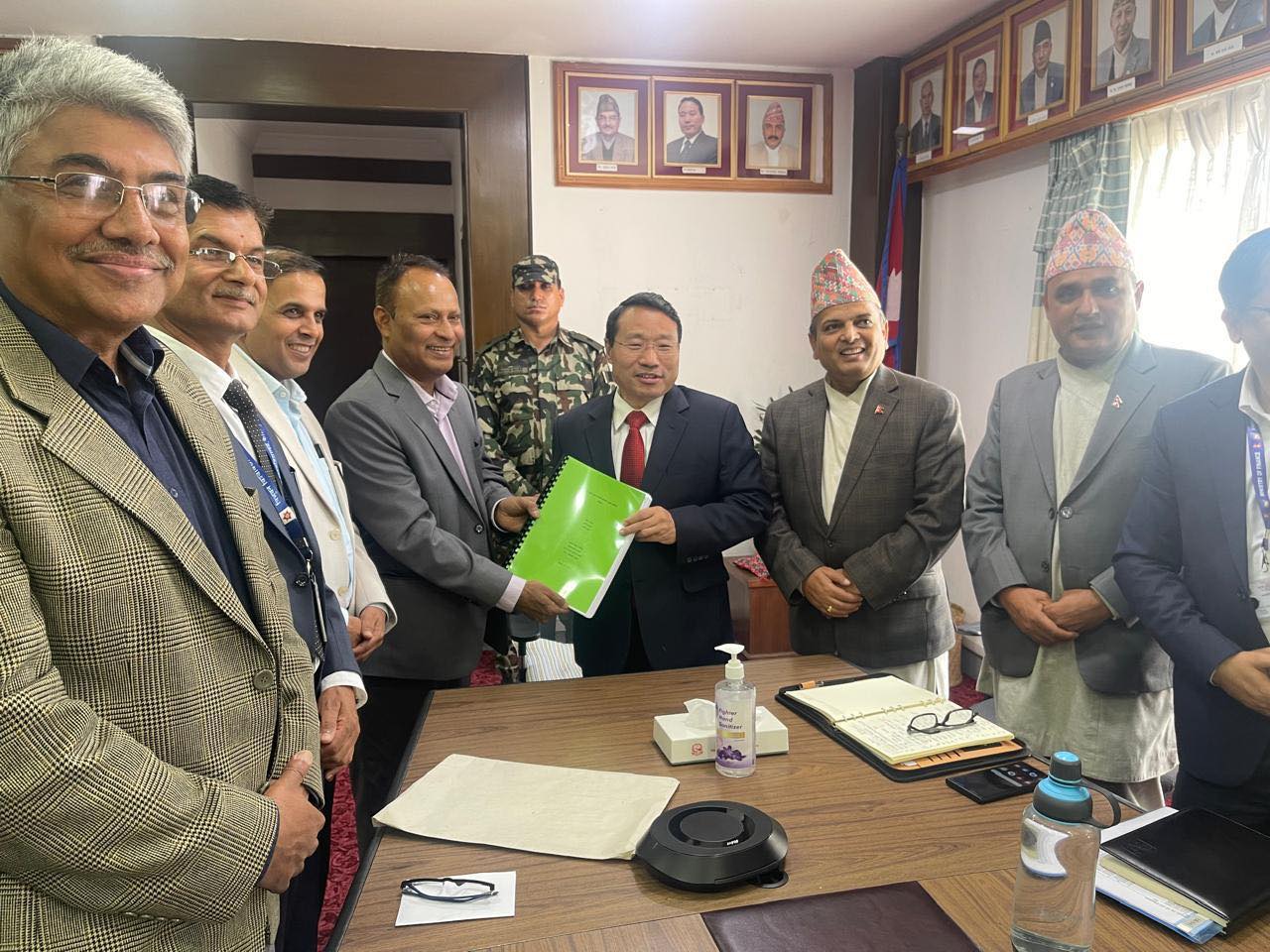 करको दर घटाउँदा पनि यसरी आउँछ तीन खर्ब अतिरिक्त राजस्व, एउटै शीर्षकमा ८० अर्बसम्म करको दर घटाउँदा पनि यसरी आउँछ तीन खर्ब अतिरिक्त राजस्व, एउटै शीर्षकमा ८० अर्बसम्म
