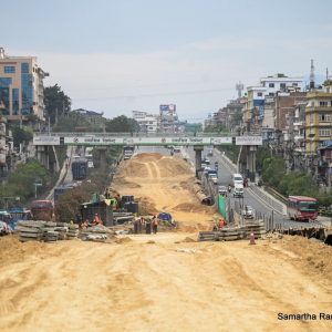 समानान्तर कम्पनीले देखायो शक्ति, ग्वार्को फ्लाइओभरमा गुणस्तर जाँच गर्ने कर्मचारीकै सरुवा