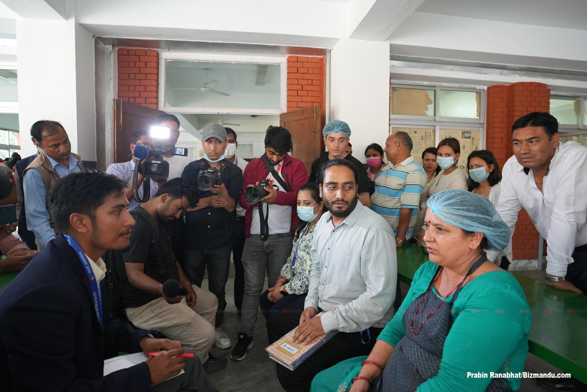 सिंहदरबारभित्रै बाल श्रमिक, काठमाडौं महानगरपालिकाको टोलीले गर्यो उद्धार सिंहदरबारभित्रै बाल श्रमिक, काठमाडौं महानगरपालिकाको टोलीले गर्यो उद्धार