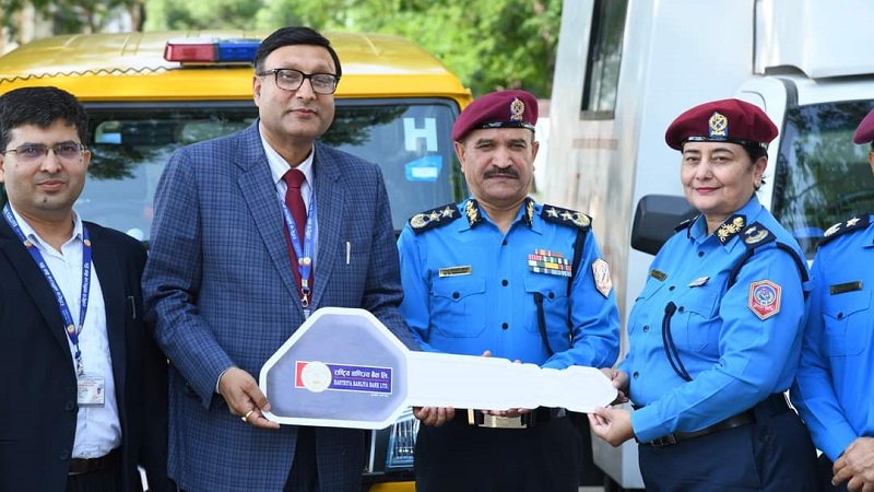 राष्ट्रिय वाणिज्य बैंकले नेपाल प्रहरी अस्पताललाई दियो २ वटा एम्बुलेन्स र २ वटा शववाहन राष्ट्रिय वाणिज्य बैंकले नेपाल प्रहरी अस्पताललाई दियो २ वटा एम्बुलेन्स र २ वटा शववाहन