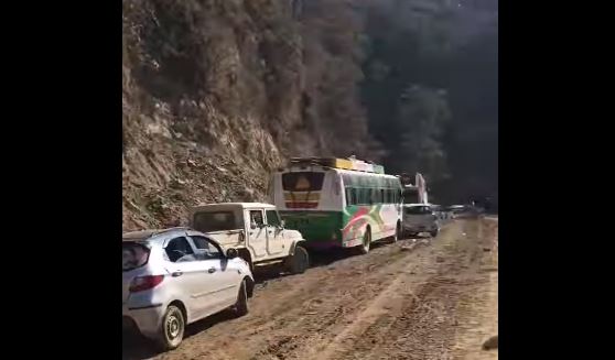 दाउन्ने खण्ड अवरुद्ध भएपछि वैकल्पिक मार्ग प्रयोगको आग्रह, ‘होङसी हुँदै आउजाउ गर्न सकिन्छ’