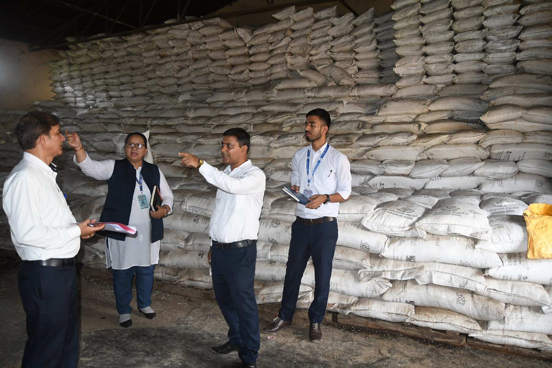 किसानलाई रासायनिक मल अभाव हुन नदिइने, साउनभित्र २ लाख १० हजार मेट्रिक टन ल्याइँदै