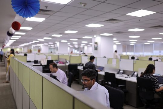 कार्यालय नेपालमा काम विदेशको, बढ्दैछ यस्तो सेवा दिने व्यवसाय, राज्यलाई के लाभ?