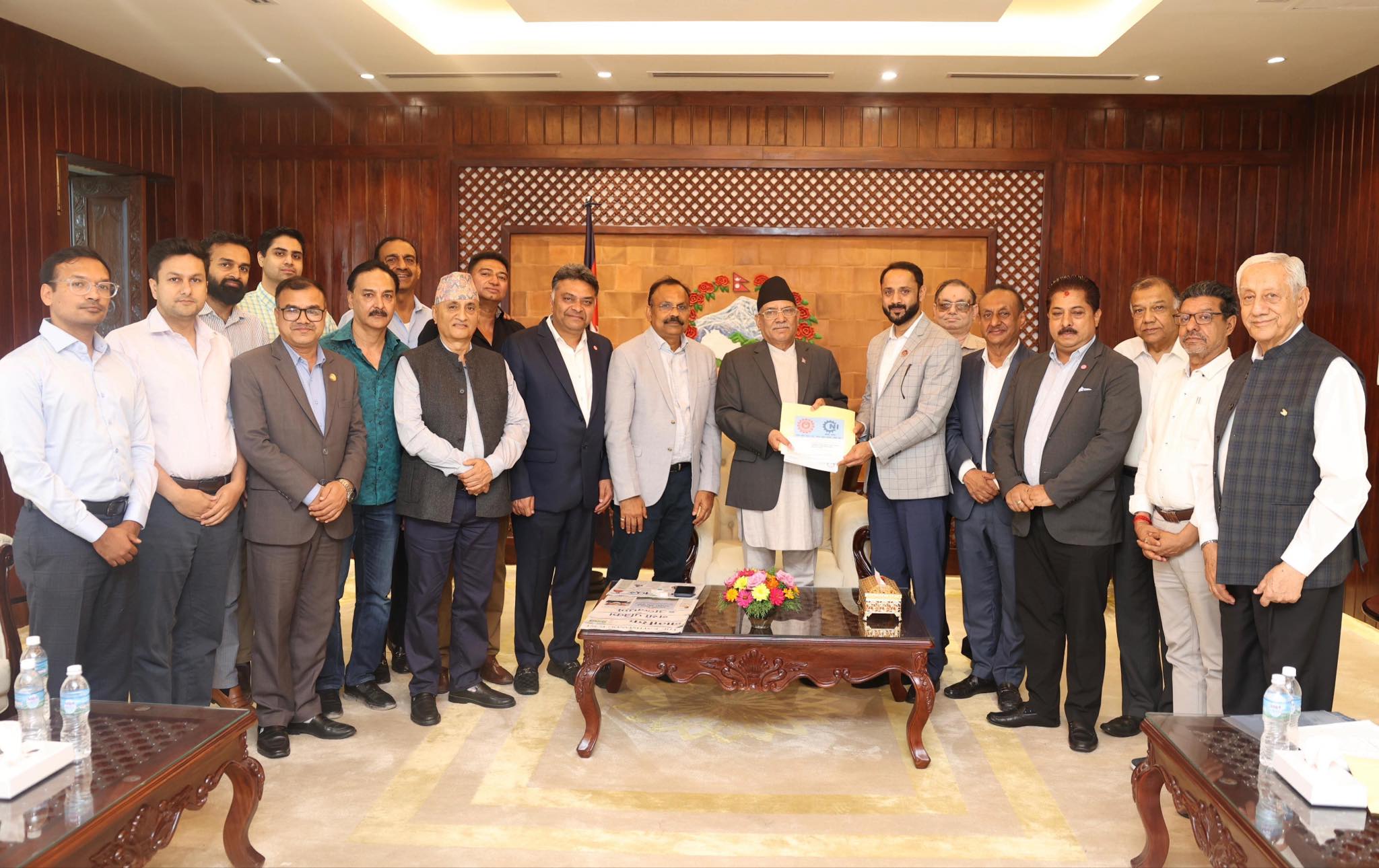 स्पन्जको कर घटाउन प्रचण्ड तयार, ‘भोलिसम्म संशोधन गर्न मिल्छ, आजै अर्थमन्त्रीलाई निर्देशन दिन्छु’