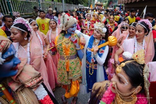 झरीबीच काठमाडौंमा जगन्नाथ रथयात्रा, राष्ट्रपति पौडेलले ताने रथ (फोटोफिचर)