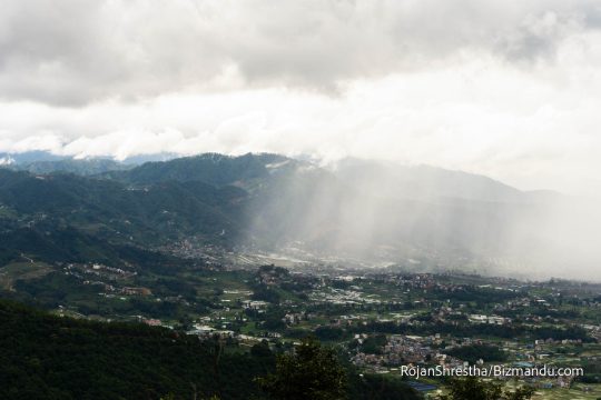 यी प्रदेशका पहाडी भू-भागमा भारी वर्षाको सम्भावना, यस्तो छ आजको मौसम पूर्वानुमान