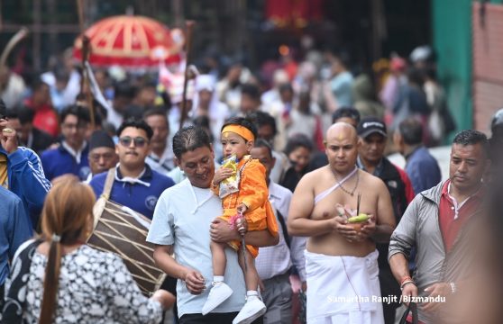 दिवंगत आफन्तको सम्झनामा उपत्यकामा यसरी मनाइँदै सापारु (तस्विरहरु)