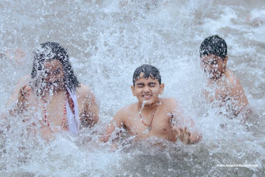 वाग्मतीमा बटुकहरुको स्नान, गोकर्णेश्वर उत्तरबाहिनीमा जनैपूर्णिमाको दृश्य