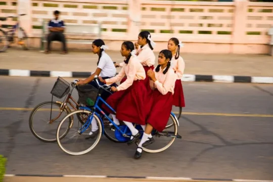 निःशुल्क साइकल पाउँदा भारतमा छात्रा शिक्षामा मौन क्रान्ति, सहरभन्दा गाउँमा प्रभावकारी
