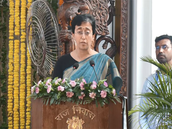 दिल्लीको मुख्यमन्त्रीमा आप नेता अतिशी, सपथपछि भनिन् ‘विश्वास गरिएकोमा खुसी छु’