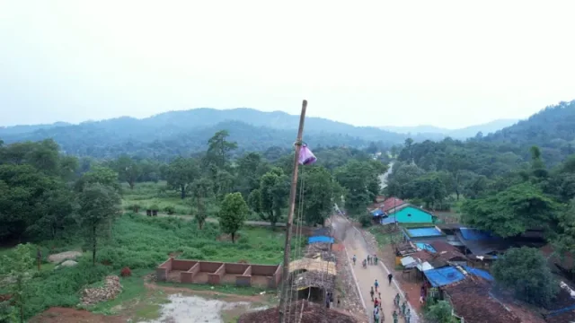 भारतमा अर्बौंको आत्मनिर्भरतासँग जोडिएको ‘स्क्यान एण्ड पे’, मोबाइल डिभाइस झुण्ड्याएर पनि कारोबार!