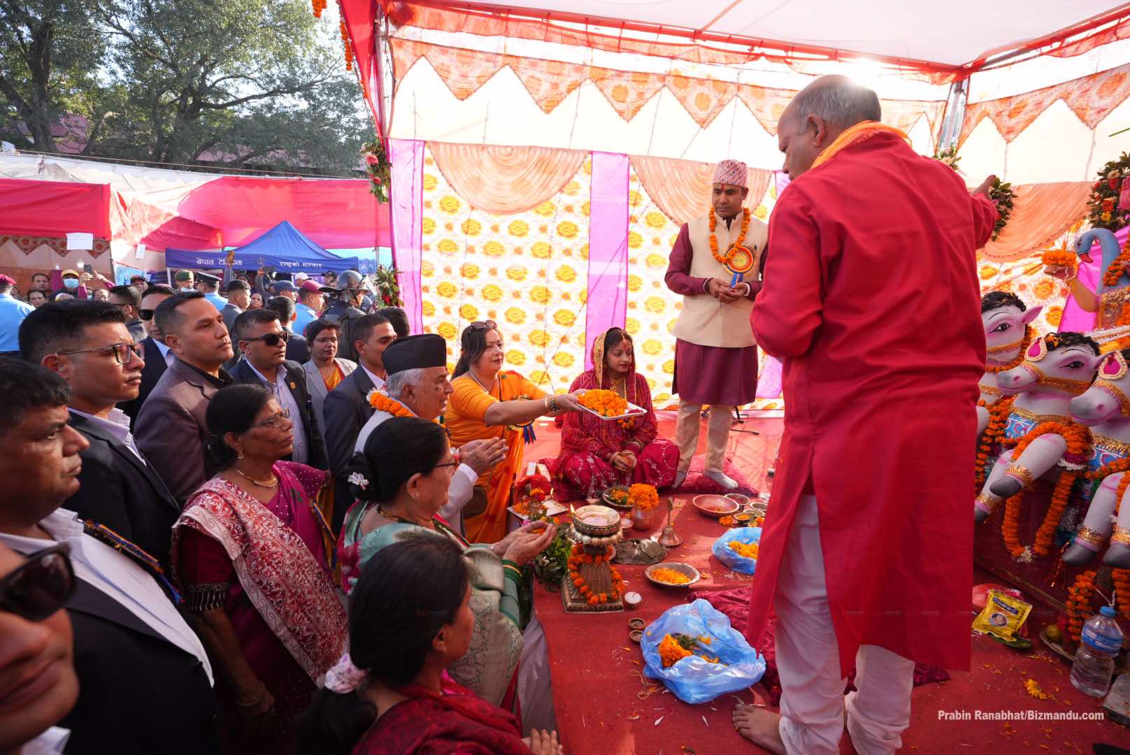 पशुपति क्षेत्रस्थित गुहेश्वरी मन्दिर पुगेर राष्ट्रपति पौडेलले गरे छठी माताको पूजा पशुपति क्षेत्रस्थित गुहेश्वरी मन्दिर पुगेर राष्ट्रपति पौडेलले गरे छठी माताको पूजा
