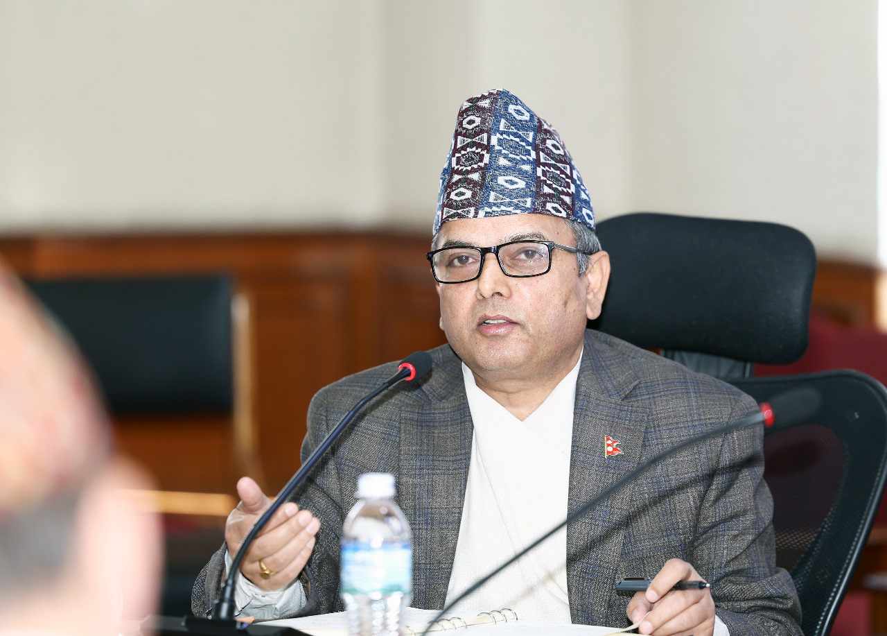 सचिव रामप्रसाद घिमिरेको चार महिना नहुँदै सरुवा, वाणिज्यमा ल्याइए, पर्यटनमा मैनाली सचिव रामप्रसाद घिमिरेको चार महिना नहुँदै सरुवा, वाणिज्यमा ल्याइए, पर्यटनमा मैनाली