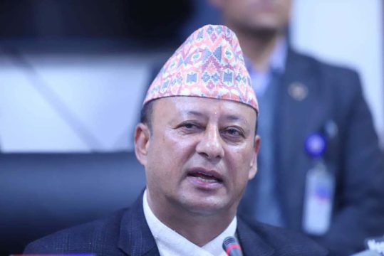 इप्पानका सल्लाहकार अरूण सुवेदीले मागे ऊर्जामन्त्री दीपक खड्काको राजीनामा