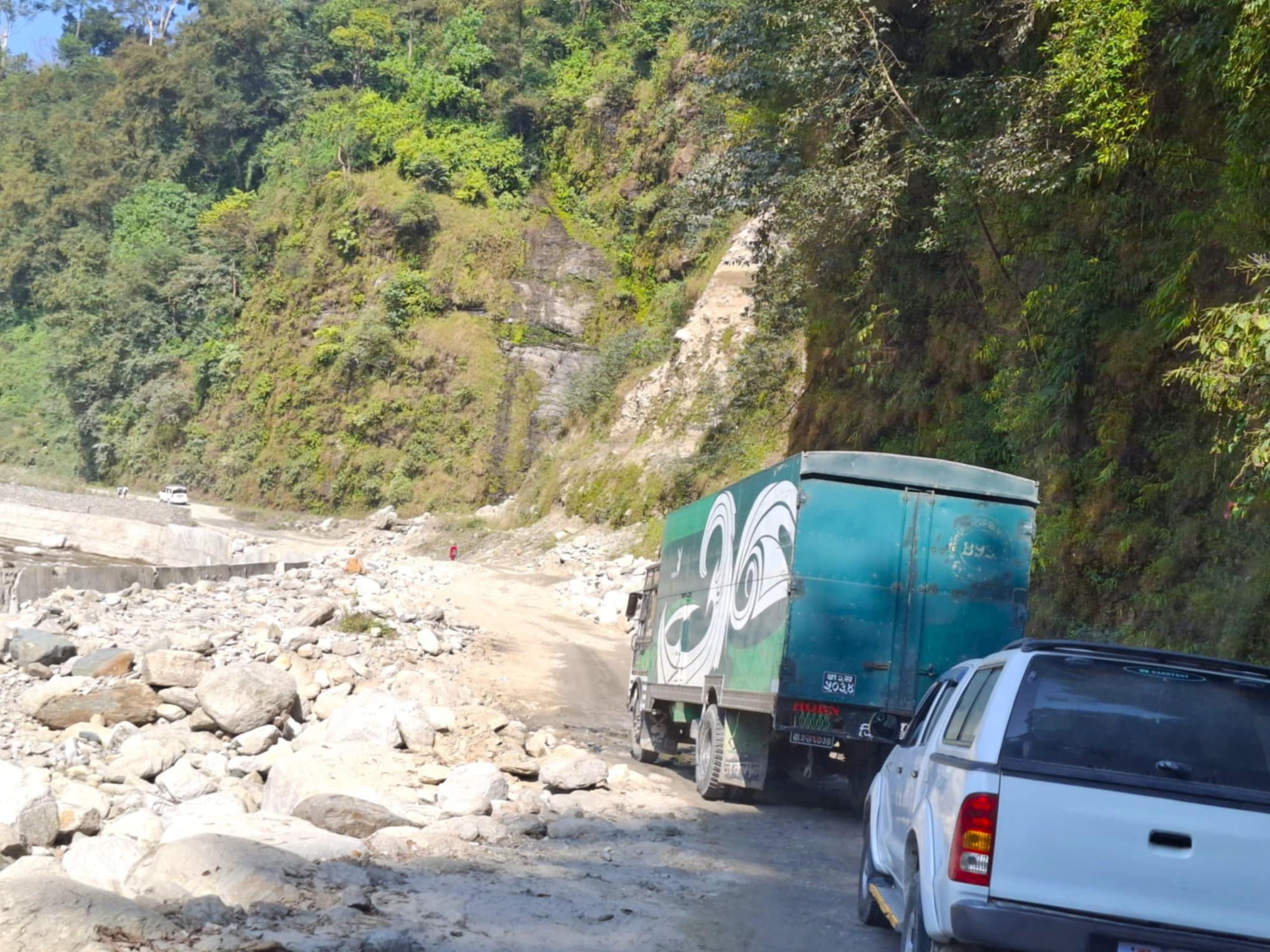 चीन जोड्ने कोरला सडकमा रहेका चार योजना कार्यान्वयनमा, केहीको ठेक्का लाग्न बाँकी चीन जोड्ने कोरला सडकमा रहेका चार योजना कार्यान्वयनमा, केहीको ठेक्का लाग्न बाँकी
