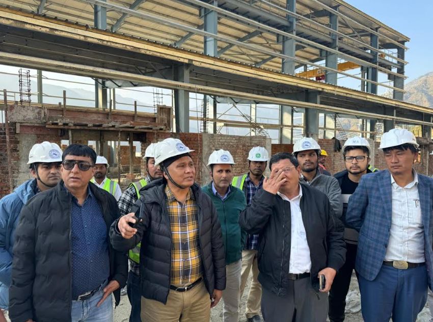 सरकारले निशाना साँधेपनि कुलमान निरन्तर फिल्डमा, प्रसारण लाइन र सबस्टेसन समयमै सक्न ताकेता