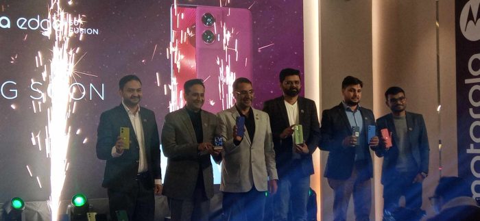 चौधरी ग्रुपले भित्र्यायो मोटोरोला मोबाइल, साढे २४ हजारदेखि ४६ हजार ४९९ का मोडल सार्वजनिक