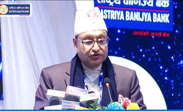राष्ट्रिय वाणिज्य बैंकका सीइओ खनालले अर्थमन्त्रीसामु भने- आर्थिक शिथिलताले लगानी गर्न सकेनौं