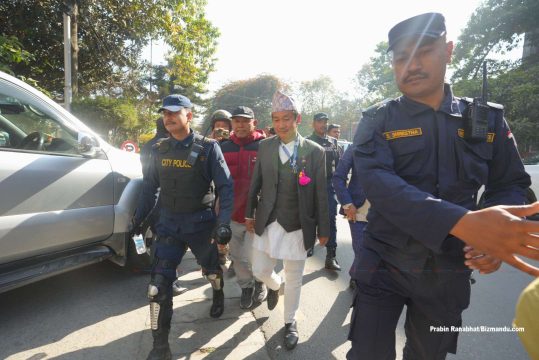 धरानलाई खानेपानी माग्दै सिंहदरबार पुगे मेयर हर्क साम्पाङ