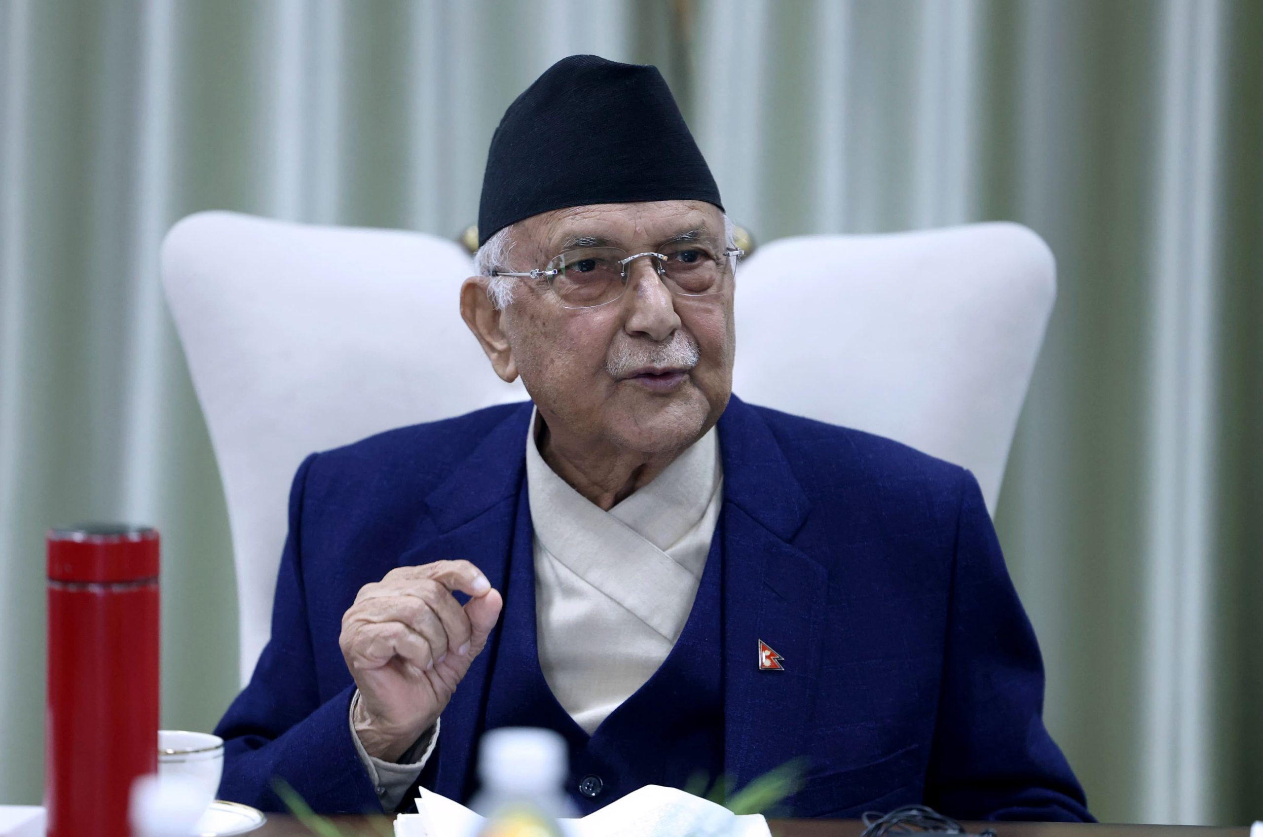 प्रचण्ड हिँडेपछि ओलीलाई देउवाको ‘ग्रीन सिग्नल’, मन्त्री बाहिरिएपछि कुलमानलाई हटाउने निर्णय प्रचण्ड हिँडेपछि ओलीलाई देउवाको ‘ग्रीन सिग्नल’, मन्त्री बाहिरिएपछि कुलमानलाई हटाउने निर्णय