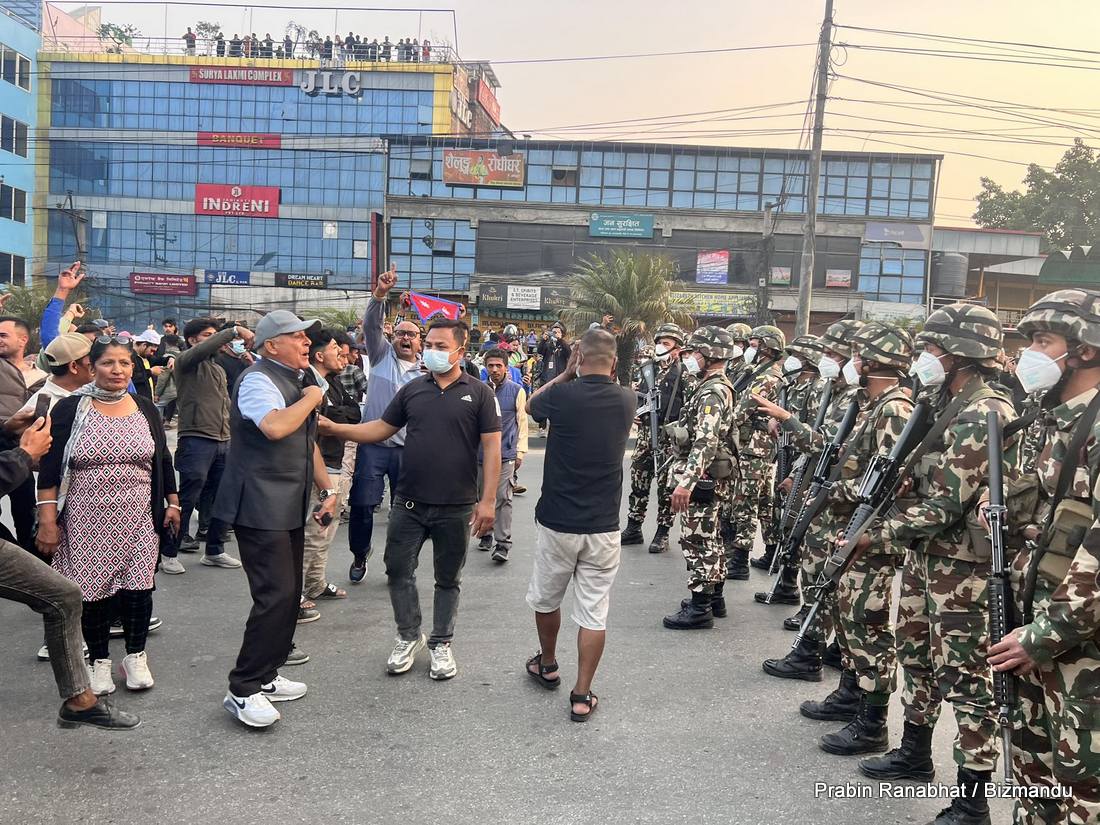 जडिबुटी चोकमा अराजक समूहको नाराबाजी जारी, सेनाले कमान्ड सम्हाल्यो जडिबुटी चोकमा अराजक समूहको नाराबाजी जारी, सेनाले कमान्ड सम्हाल्यो