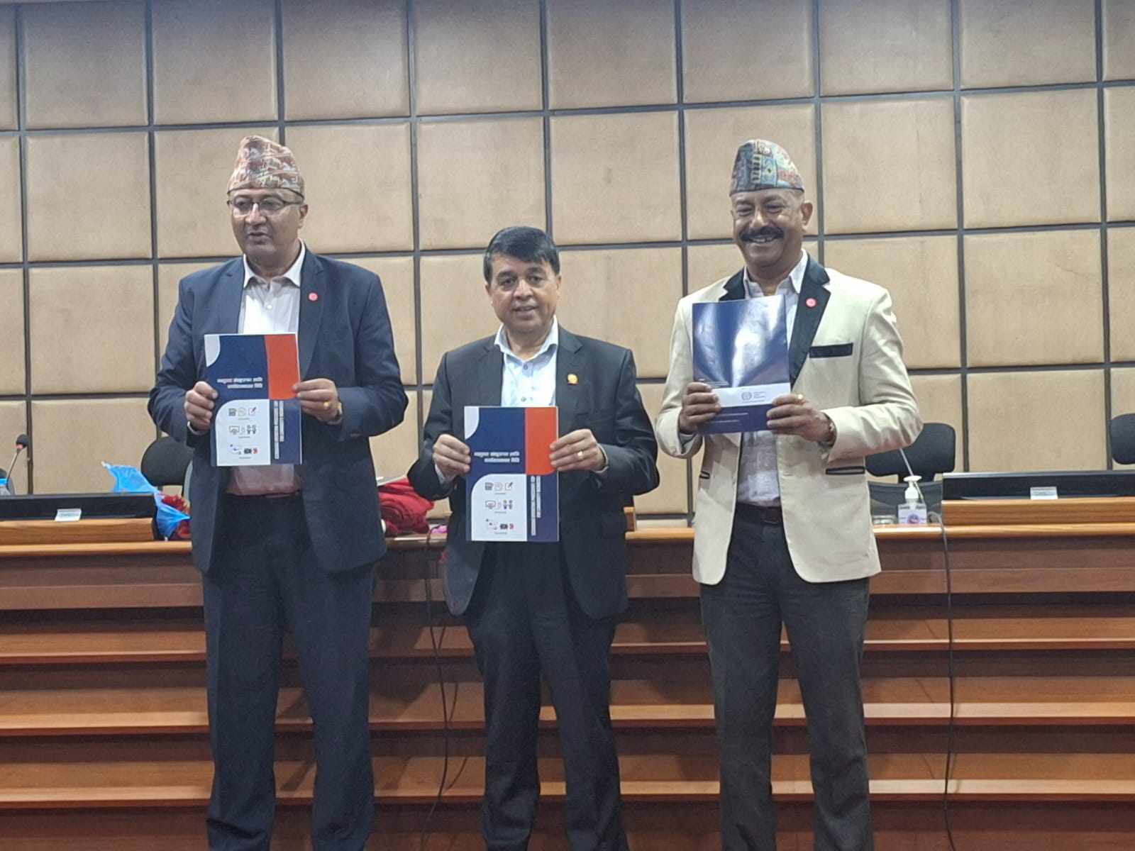 देशमा लगानीका प्रशस्त सम्भावना रहेको महासंघ अध्यक्ष ढकालको भनाइ, ‘तर वातावरण चाहिन्छ’ देशमा लगानीका प्रशस्त सम्भावना रहेको महासंघ अध्यक्ष ढकालको भनाइ, ‘तर वातावरण चाहिन्छ’