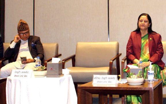 ‘प्रणालीभित्रकै मान्छे’को आवरणमा नीलम स्वार्थ समूहको उम्मेदवार, ‘अनप्रेडिक्टेवल’ बमबहादुरको आड सभामुख