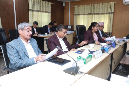विवाह गर्ने उमेर १८ वर्ष कायम गर्ने सरकारको प्रस्ताव, सांसदहरू पनि घटाउनुपर्ने पक्षमा