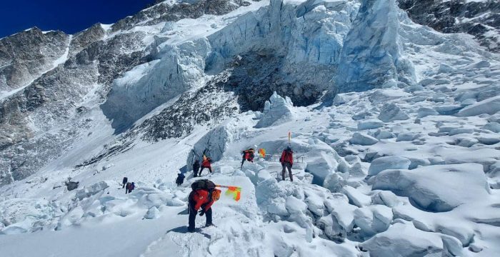 सर्वोच्च शिखर आरोहण याम सुरु, ४४ समूहका ४२१ जना आरोहीलाई अनुमति