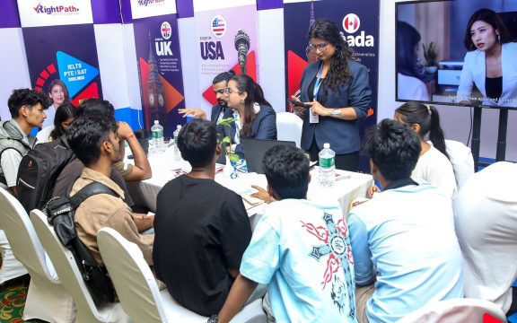 अमेरिका जाने तयारीमा रहेका विद्यार्थी ट्रम्पको नीतिले हच्किए, प्रक्रिया धमाधम ‘होल्ड’ गराउँदै