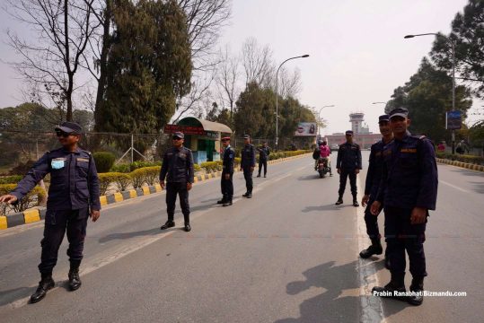 कोटेश्वर-निर्मल निवास रुटमा थप ४ सय ट्राफिक प्रहरी, एयरपोर्ट प्रवेशमा कडाइ, सुरक्षा सतर्कता उच्च